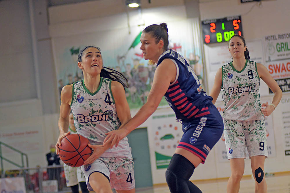 partita basket femminile A1 Broni vs. Sassari, Marina Orazzo N°4  ed Elena Castello N°9